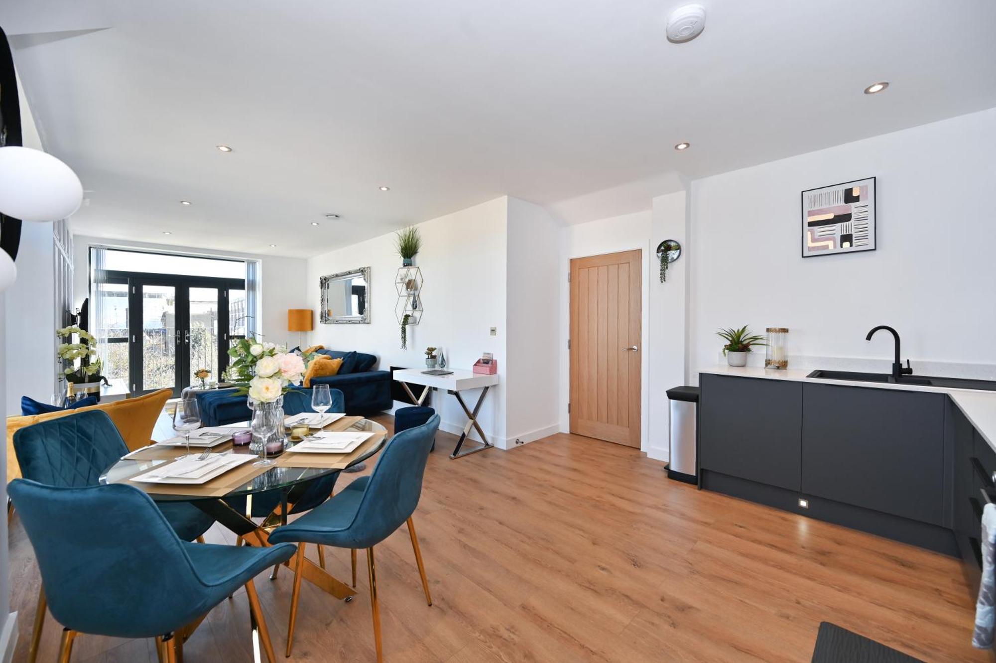 Spacious Designer 2Br Executive Apt, Near Beach & Marina, Central Location Ramsgate Exterior photo