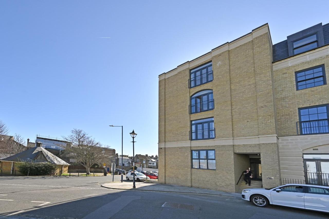 Spacious Designer 2Br Executive Apt, Near Beach & Marina, Central Location Ramsgate Exterior photo
